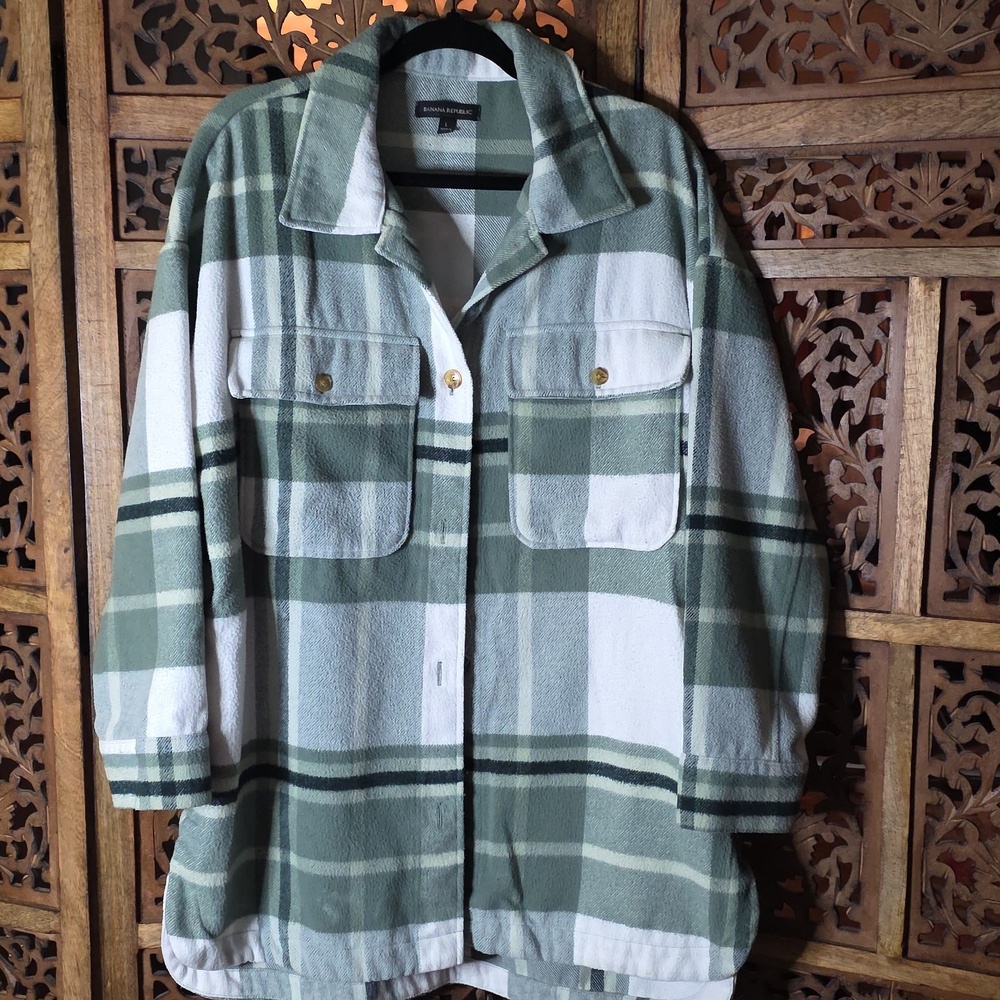 🌟 Banana Republic Green and Cream Checkered Shacket Size Large